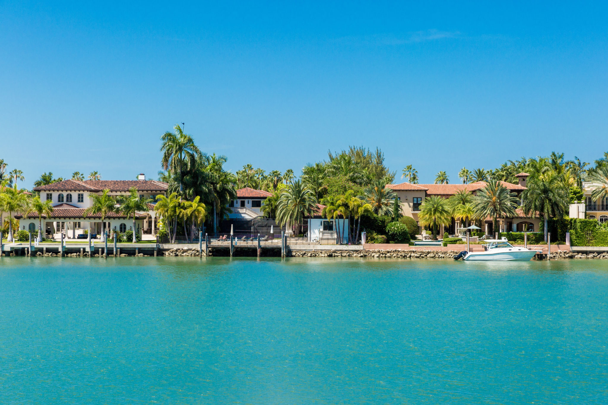 Top 3 Miami Beach Neighborhoods with the Best Waterfront Homes – Round One